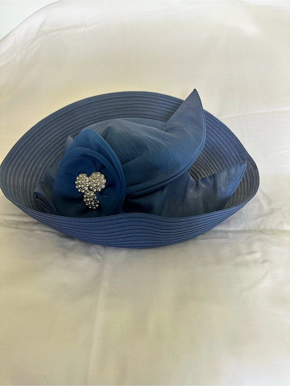 Whittall & Shon Blue Floral Feather Hat Like New